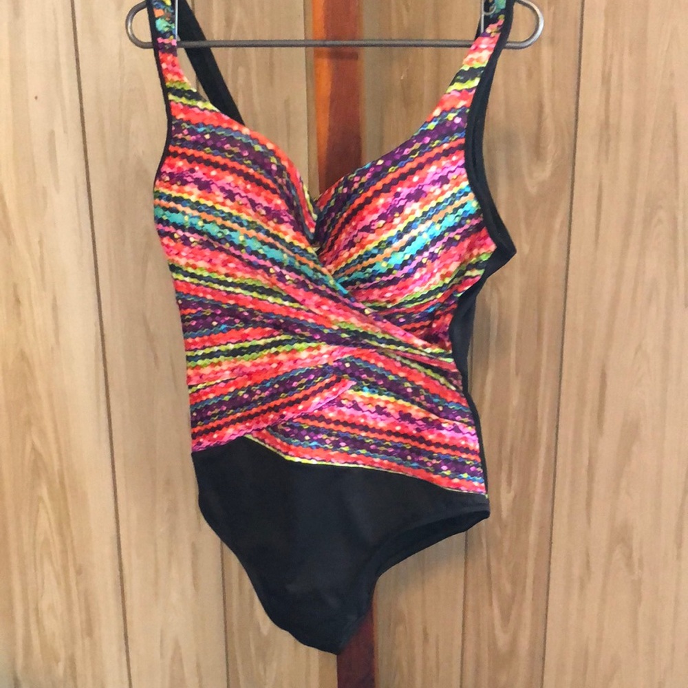 Miraclesuit bathing suit. Size 16 Looks great on